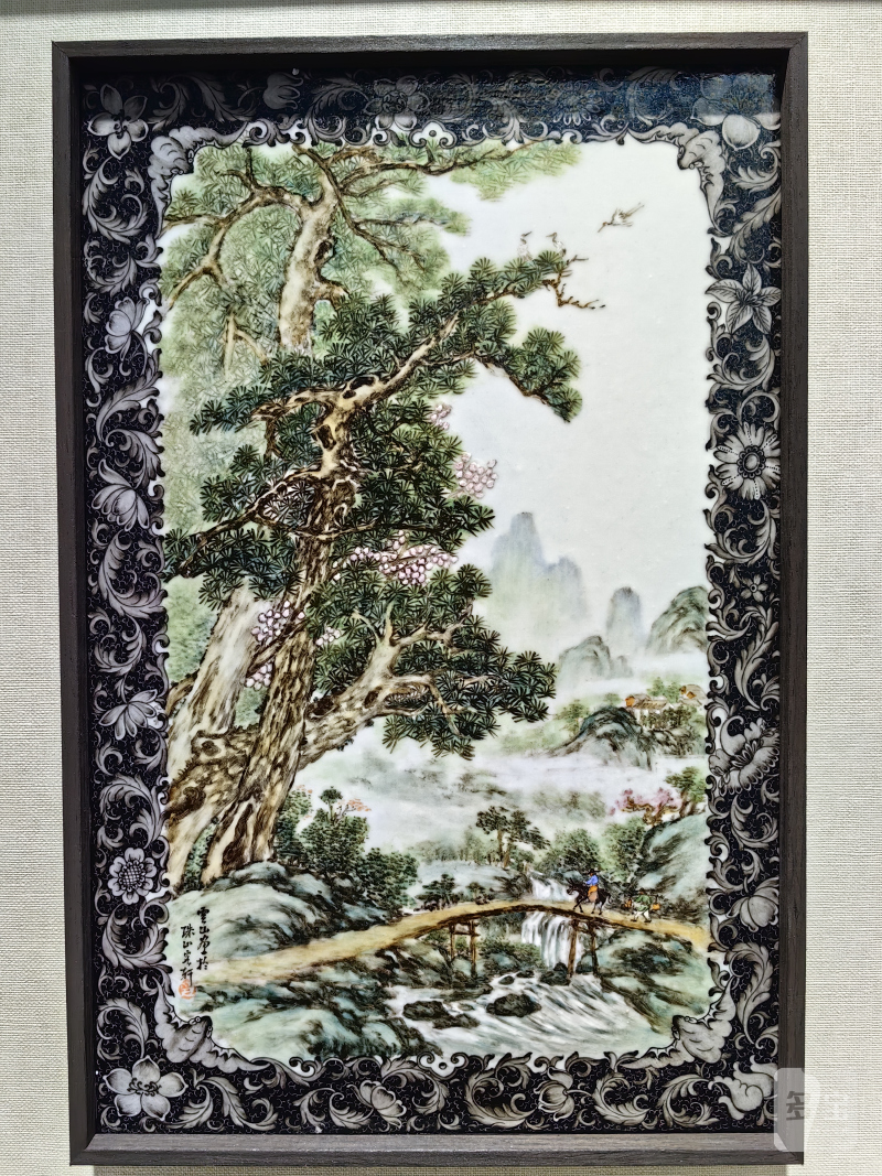 民国 陆云山粉彩青山行旅图瓷板 - 图2
